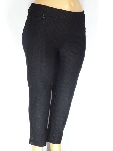 Дамски макси плътен еластичен панталон в големи размери на малки точки в черно 03 00445