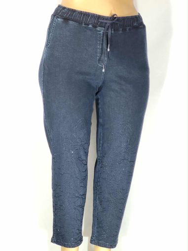 Дамски макси плътни еластични дънки в големи размери с бродерия цветя и камъни в синьо 02 00557