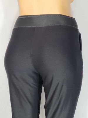 Дамски макси  еластичен плътен спортно елегантен панталон в големи размери с  интересна щампа отпед на крачолите ,широк ластик в черно   03 00549