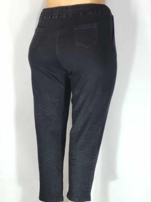 Дамски макси плътни еластични дънки в големи размери с бродерия цветя и камъни в черно 02 00556