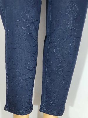 Дамски макси плътни еластични дънки в големи размери с бродерия цветя и камъни в синьо 02 00557