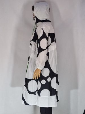 Дамско макси дълго яке в големи размери тип ветровка с интересна щампа  на точки 06 00280